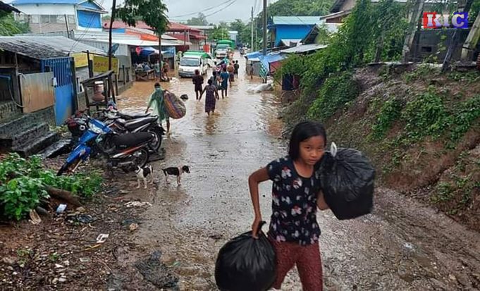 ခီဖျိသူမှဲကျိဒိၣ်ထီၣ်အဃိ မၠၣ်၀တံၣ်၀့ၢ်ပူၤဟံၣ် ၅၀၀ ဘျဲၣ် ဘၣ်သုးလီၢ်သုးကျဲ