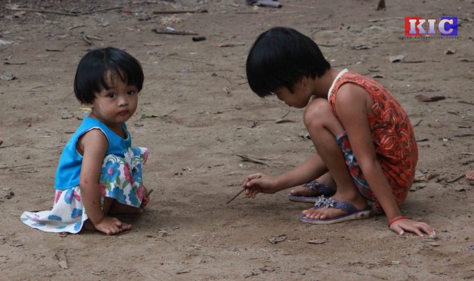 ကညီကီၢ်စဲၣ်ပူၤဖိသၣ်လၢအိၣ်ဒူသ၀ီပူၤတဖၣ် တဆဲးဘၣ်ကသံၣ်ဒီသဒၢဘၣ်ဆၢဘၣ်ကတီၢ်လၢၤဘၣ်