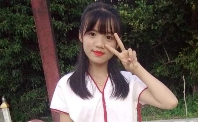 ခီဖျိပယီၤသုးခးလီၤကျိဖးဒိၣ်ဆူသ၀ီပူၤအဃိ ဘၣ်သံပိာ်မုၣ်ဖိ(၁)ဂၤႇဘၣ်ဒိနးနး(၃)ဂၤ