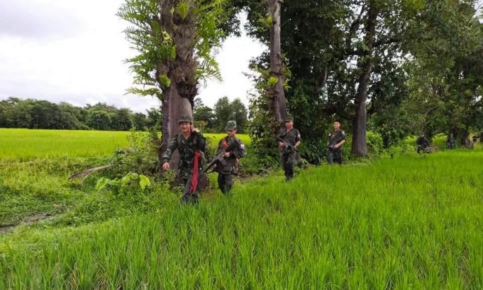 တၢ်ဒုးကဲထီၣ်လၢခ့ၣ်အဲၣ်ယူၣ်(သုးက့ ၁)ဒီးပယီၤသုးအဘၢၣ်စၢၤဖဲမိၣ်ပလ့ၤကျဲဖးဒ့ ပယီၤသုးသံ(၆)ဂၤ