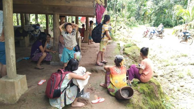 ခီဖျိတၢ်ဒုးကဲထီၣ်လၢပလီဟီၣ်က၀ီၤပူၤ(၄)သီတပယူာ်ဃီအဃိသ၀ီ(၅)ဖျၢၣ်ဘၣ်ဃ့ၢ်ထီၣ်