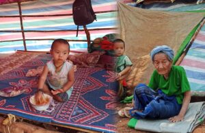 ကရ့ၣ်နံၣ်ကီၢ်စဲၣ်ပူၤ ကမျၢၢ်ၦၤဃ့ၢ်မှံဟးဖျိးအနီၣ်ဂံၢ်အိၣ်(၃၀၀ႇ၀၀၀)ဃၣ်ဃၣ်လံ