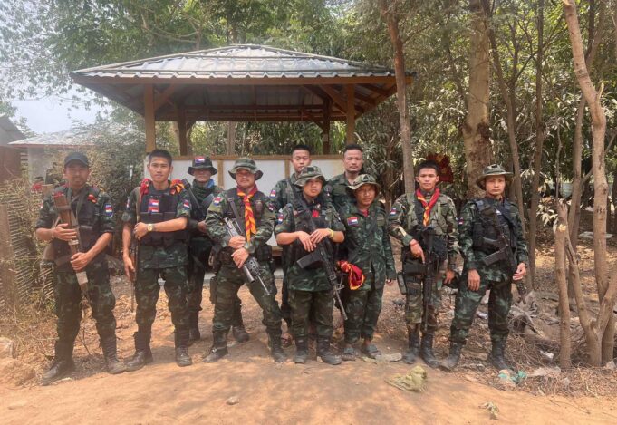(KNA)ကညီဒီကလုာ်သုးမုၢ်ဒိၣ်စးထီၣ်ထီထီၣ်ဖံဘၣ်ခိၣ်တၢ်ပနီၣ်