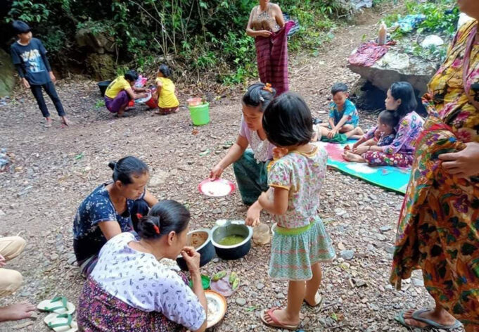 သထူၣ်ကီၢ်ဆၣ် တၢ်လဲၤမၤပိၢ်ဖးထီၣ်တပျဲကျိတိၤ၀ံၤ(၃)သီအတီၢ်ပူၤ ကျိဖးဒိၣ်အဃိကမျၢၢ်ဃ့ၢ်ထီၣ်(၄၀၀၀)ဘျဲၣ်
