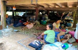 ကီၢ်ဆၣ်(၃)ဘ့ၣ်ပူၤ ကမျၢၢ်(၄၀၀၀)ဘျဲၣ်လၢဃ့ၢ်တၢ်ဒုးန့ၢ်တနံၣ်ဘျဲၣ်တဖၣ်တုၤခဲအံၤတက့ၤဘၣ်ဒံးလၢဟံၣ်