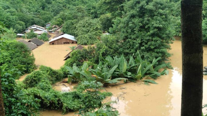 ဃိၣ်လိၥ်ကျိထံဒိၣ်ထီၣ်,အံတူၢ်ထၣ်ဒဲကဝီၤကမျၢၢ်ဟံၣ်အဖျၢၣ်(၃၀၀)ဘျဲၣ်ဟးဂီၤ