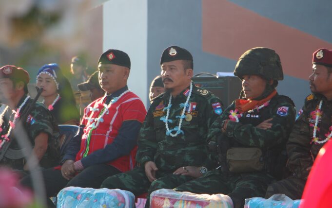 ဆၢကတီၢ်ခ့ခါခဲအံၤမ့ၢ်ဆၢကတီၢ်အကြၢးအဘၣ်လၢကညီဖိတဖၣ်ကထုးဖှိၣ်လိၥ်သးအဂ့ၢ်,ကညီဖီၣ်စုကဝဲၤခိၣ်နၢ်တဖၣ်စံးဝဲ