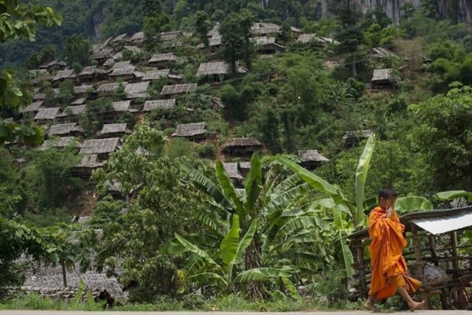 မဲၢ်လးဒဲက၀ီၤပူၤ ပှၤလၢမၤကမၣ်တၢ်သိၣ်တၢ်သီတဖၣ်တၢ်ကဟံဂ့ၢ်၀ီအးလီၤဆူကၠီၣ်တဲၣ်ပှၤဘၣ်မူဘၣ်ဒါစုပူၤ
