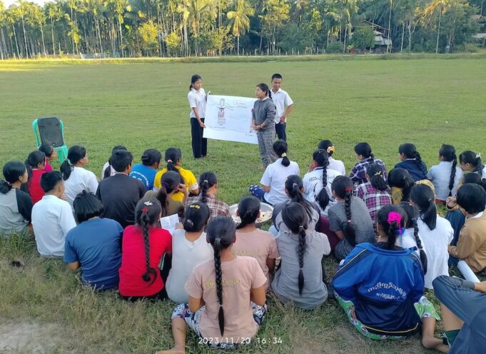 (၂၀၂၄-၂၀၂၅)တၢ်သိၣ်လိနံၣ်,ကၠိဖိလၢအဖျိထီၣ်(၁၂)တီၤကီၢ်သူလ့ၤပဒိၣ်တၢ်ဒိးဆဲးအိၣ်ဝဲ(၉၀၀)ဘျဲၣ်