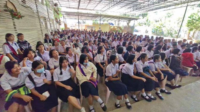 ထံဂုၤကီၢ်ဂၤဒီးကီၢ်ကၠီၣ်တဲၣ်ကူၣ်သ့ပှၤဘၣ်မူဘၣ်ဒါကဟံးစုနဲၣ်ကျဲဆီၣ်ထွဲခီကီၢ်တၢ်ကူၣ်ဘၣ်ကူၣ်သ့အဂ့ၢ် (BMWEC)ဆီၣ်တခူထီၣ်