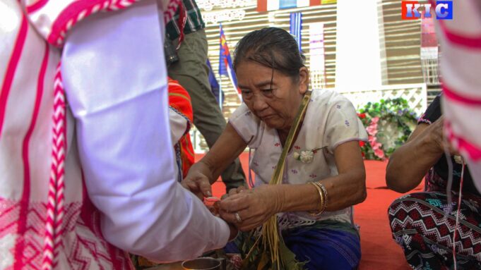 ကညီဒီကလုၥ်ဆၣ်သူလ့ၤကၠိမၤလၤကပီၤကညီမၤထူရၤမုၢ်နံၤ,ကညီလါခူးကံၢ်စု,ဒီးမိၢ်မုၢ်နံၤ