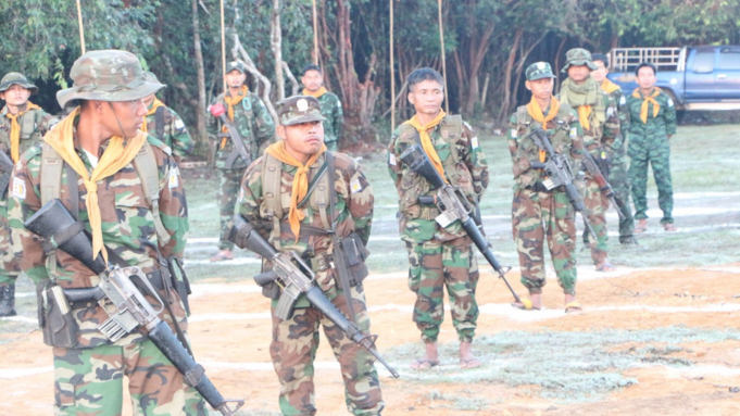 DKBA အတြဲၤလၢအိၣ်ကၠီတလူၢ်သဝီဃၢၤအံၤ တၢ်လဲၤကွံၥ်ဝဲဒီးမ့ၣ်ပိၢ် သံ(၃)ဂၤ,ဘၣ်ဒိ(၂)ဂၤ