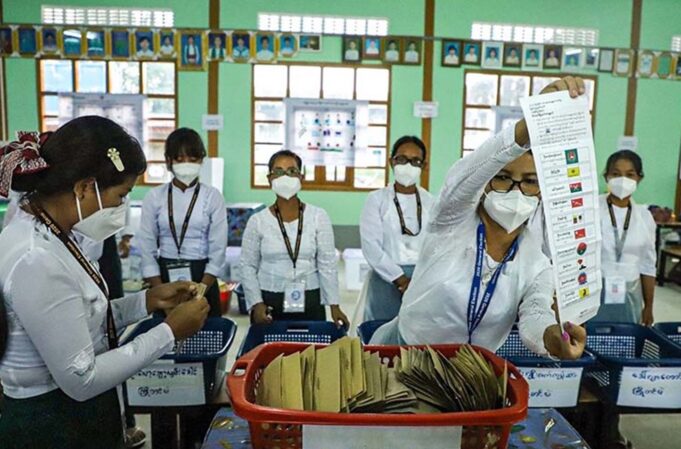 ဟီၣ်ခိၣ်ဒီဖျၢၣ်ပှၤတဝၢတၢ်ကရၢကရိ(၁၉)ဖု ထီဒါဝဲသုးကရူၢ်တၢ်ဃုထၢအယိၣ်အဘျၣ်တဲၥ်တဲၥ်ဖၠူဖၠူအဂ့ၢ် ထုးထီၣ်ပၥ်ဖျါဝဲ
