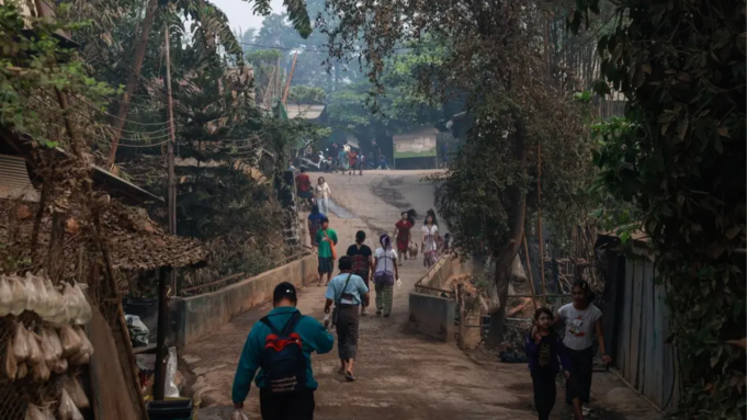 ကၠီၣ်တဲၣ်ခီပနံၣ်အဖျၢၣ်(၁၀)ကဟဲကိးကဒီးပှၤမၤတၢ်ဖိလၢမဲၢ်လးဒဲကဝီၤ,ပှၤဒဲကဝီၤဖိသးစၢၢ်စၢတၢ်ဖံးတၢ်မၤလီၤစှၤဝဲ