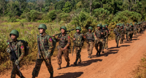 ပယီၤသုးဖီၣ်ဃၥ်(သုးက့ ၅)ကမျၢၢ်ဃုၥ်ဒီးဖိဒံဖိသၣ်(၃၂)ဂၤ,တၢ်ဆၢကတီၢ်န့ၢ်(၂)နွံဘျဲၣ်လံဘၣ်ဆၣ်တပျၢ်လီၤဒံးဝဲ