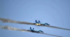 သုးမီၤစိရိၤဆဲးသူဝဲ(Jet fighter)ဒီး(Y-12)ကဘီယူၤလဲၤတ့ၢ်လီၤဝဲမ့ၣ်ပိၢ်တပယူၥ်ဃီလၢကၠဲးထိၣ်ကီၢ်ဆၣ်ပူၤ